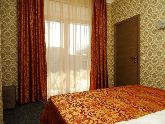 2-х местный номер стандарт с панорамными окнами отель Gold Resort